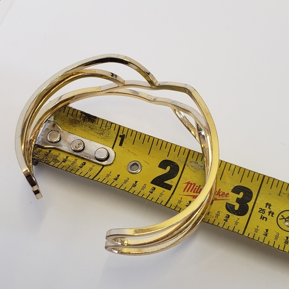 Unique Elegant Gold tone Cuff Bracelet - Picture 3 of 6